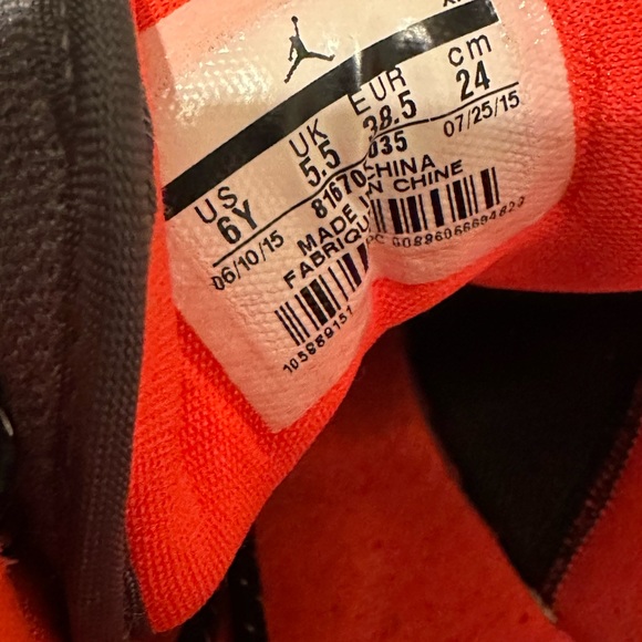 Nike size 6 youth. - Picture 3 of 4